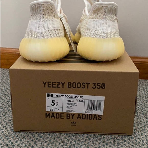 Yeezy Boost 350 V2 - Picture 11 of 12
